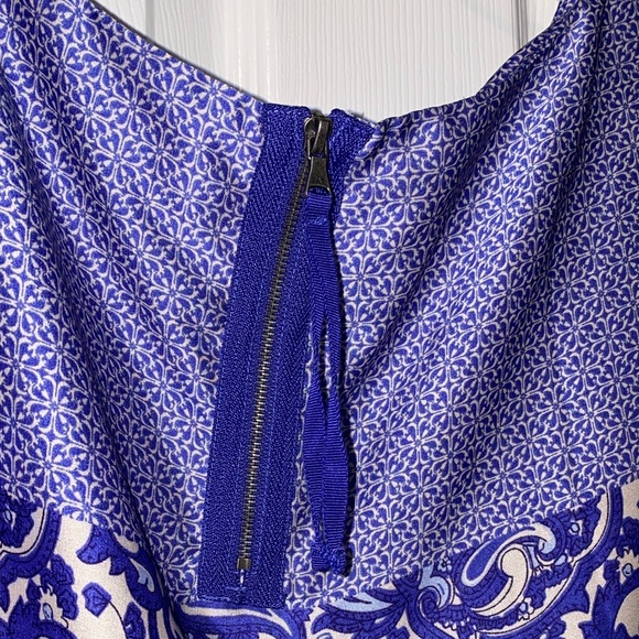 LOFT Blue and Ivory Paisley Women's Blouse - Picture 4 of 8